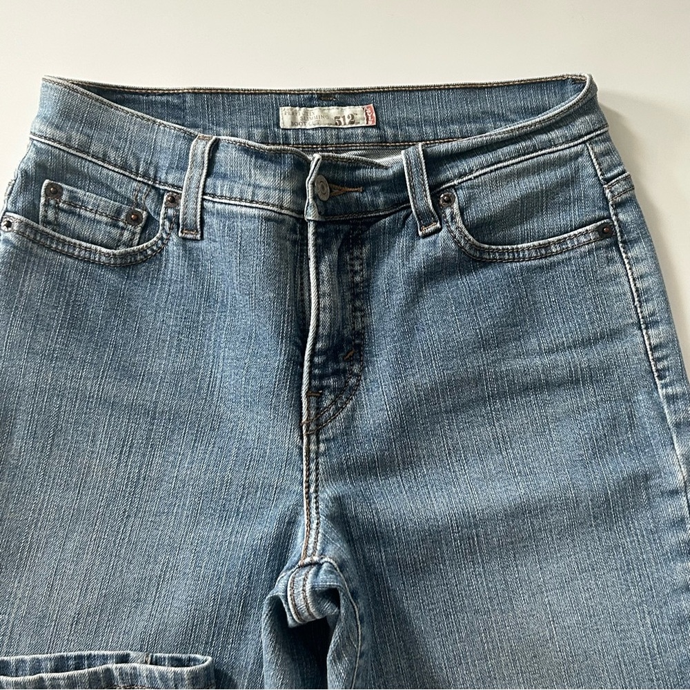 Levi's‎ Women's Jeans 512 Perfectly Slimming Bootcut Medium Wash 8 Short Petite - Picture 3 of 8